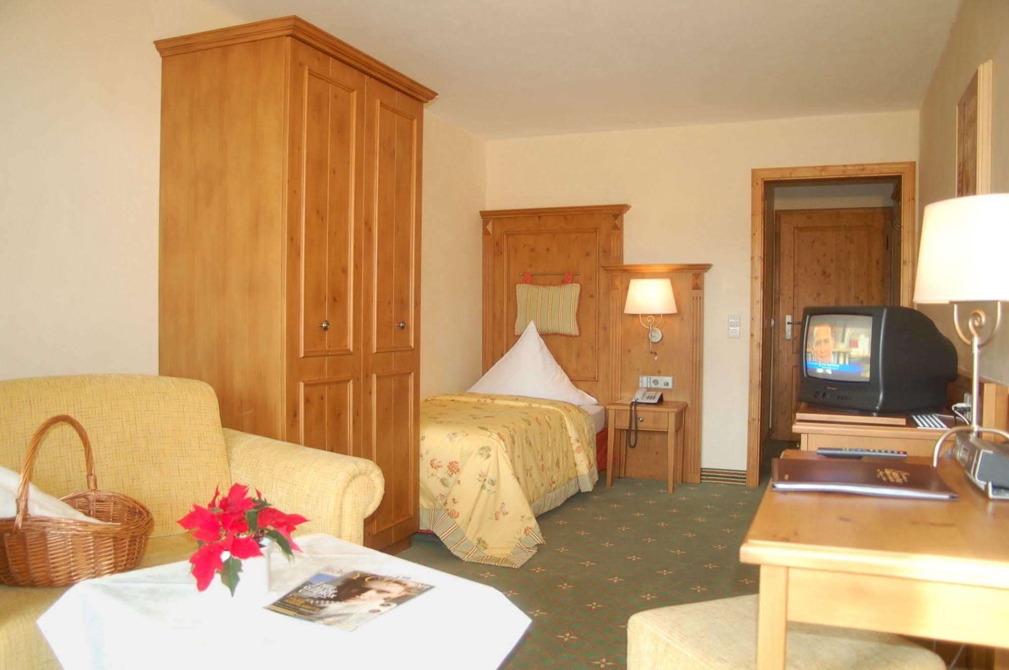 Hotel Gruener Wald Фройденштадт Екстер'єр фото