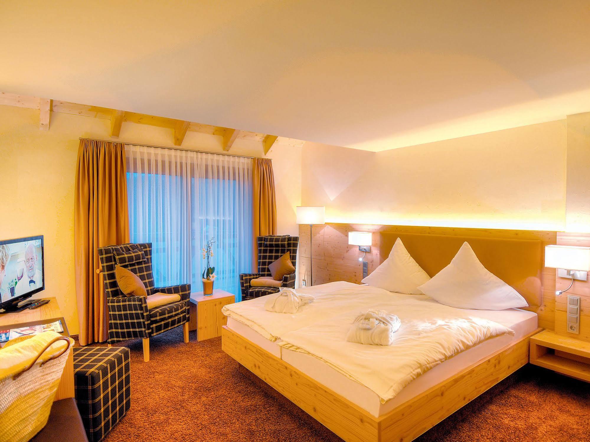 Hotel Gruener Wald Фройденштадт Екстер'єр фото